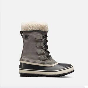 Sorel women's grey waterproof snow boot, size 9.5, like new.